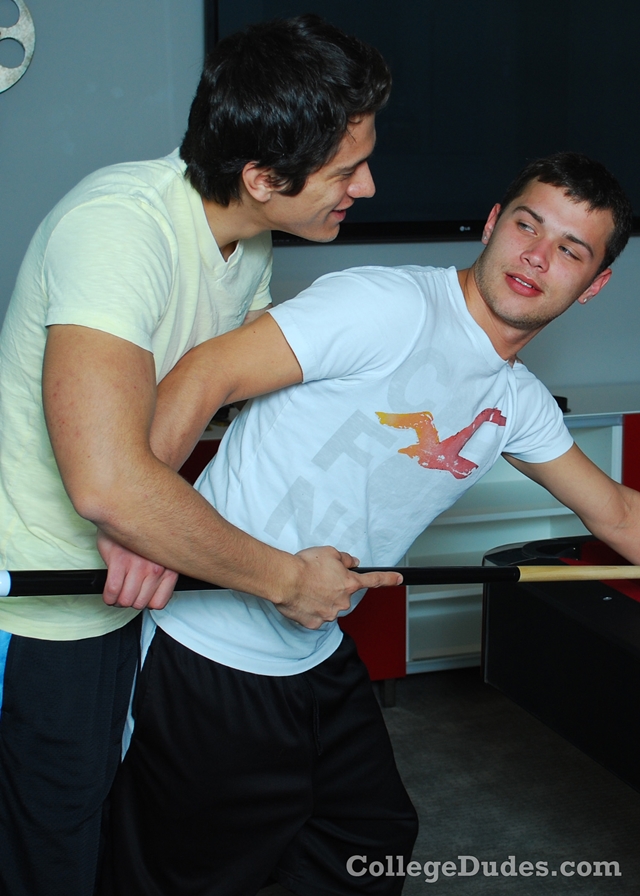 College Gay Blowjob Porn - Straight guy Leo Serra pots more than a ball in the dorm with Kyle Short at  College Dudes â€“ Gay Porn Pics Galleries